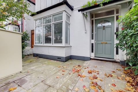 109 Dallinger Road, London, SE12 0TQ