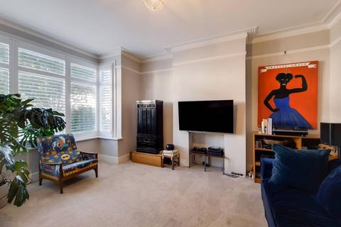 109 Dallinger Road, London, SE12 0TQ