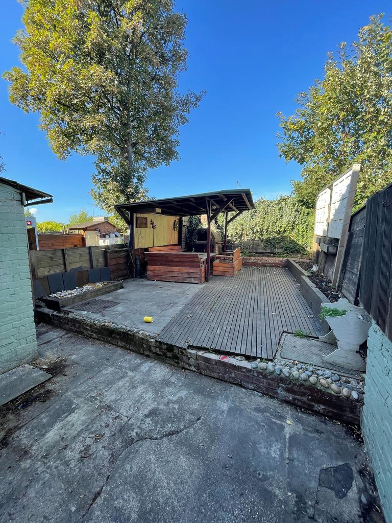 Norman Road, London, E11 4 bed terraced house £2,200 pcm (£508 pw)