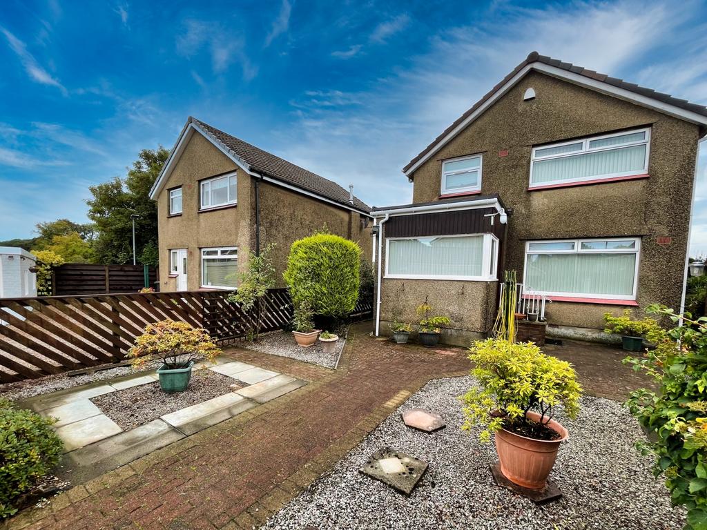 31 Crummock Gardens, Beith 3 bed detached house £174,995