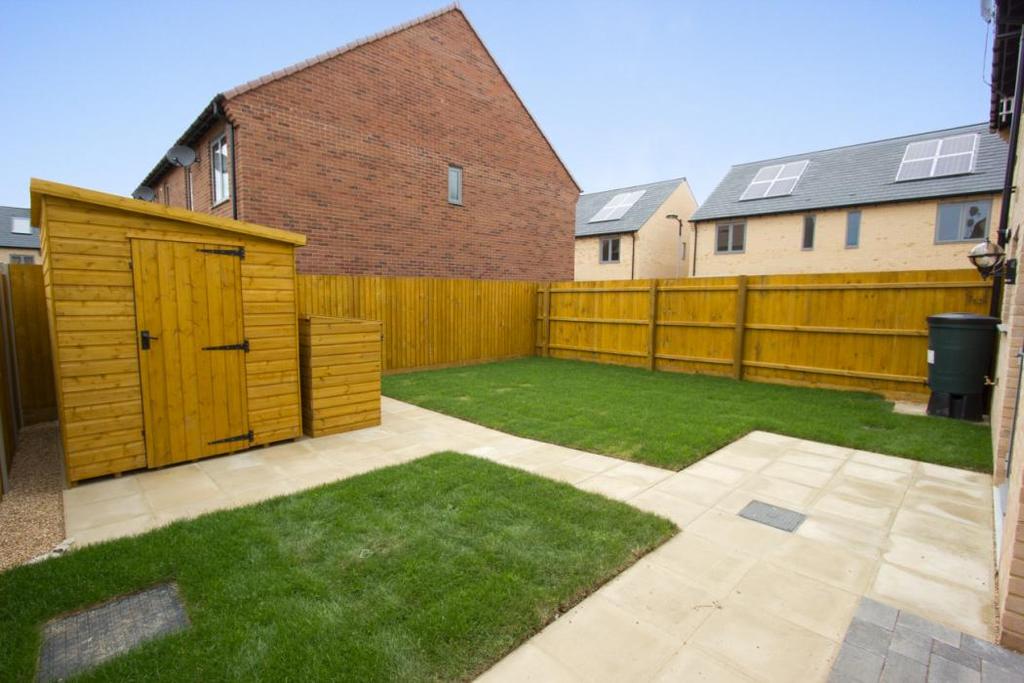 Huntsman Road, Trumpington, Cambridge 3 bed semidetached house £1,675 pcm (£387 pw)