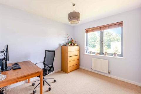 Flat 15, Radcliffe House Rollason Way, Brentwood, CM14 4DY