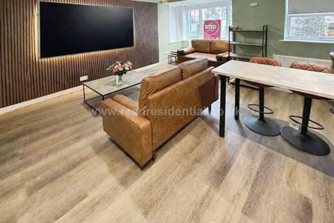 4 bedroom apartment to rent, Castle Boulevard, Lenton, England
