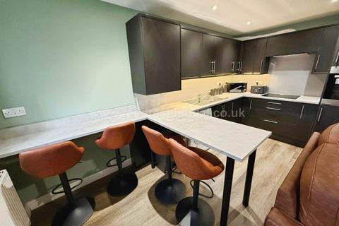 4 bedroom apartment to rent, Castle Boulevard, Lenton, England