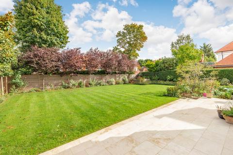 undefined, Queens Acre, Windsor, Berkshire