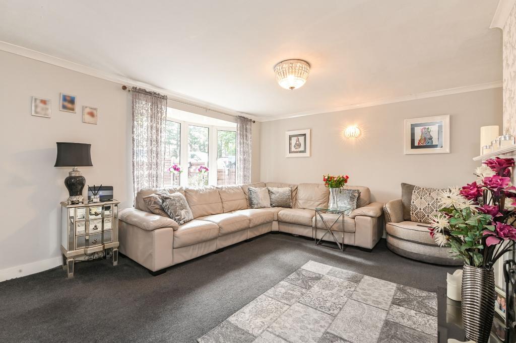 Uxbridge Road, Mill End, Rickmansworth, WD3 3 bed semidetached house