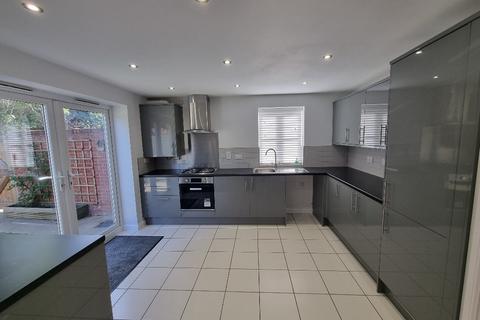 2 bedroom end of terrace house to rent, Millers Way