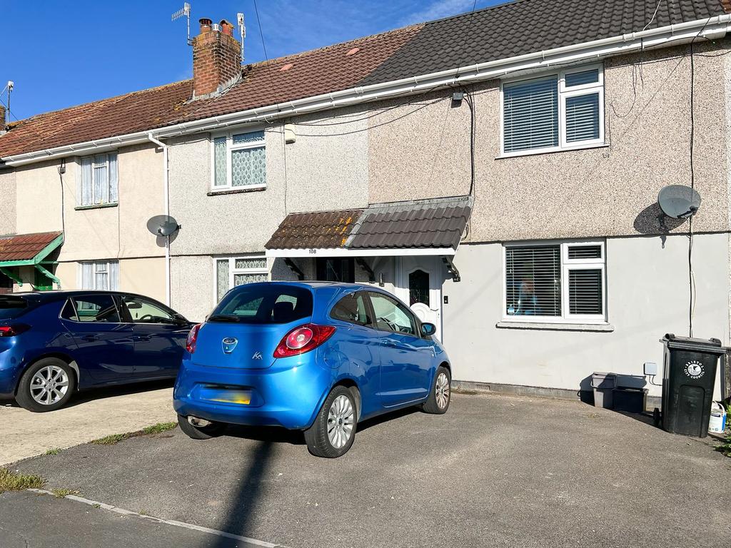 New Fosseway Road, Bristol, BS14 2 bed terraced house £270,000