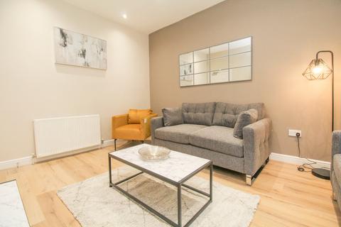5 bedroom terraced house to rent, BILLS INCLUDED - Wetherby Grove, Burley, Leeds, LS4