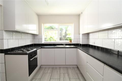 3 bedroom terraced house to rent, Bracewood Gardens, Croydon, CR0