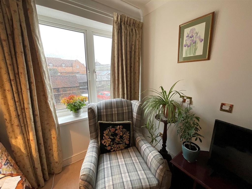 Lounge Window