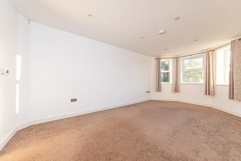 2 bedroom flat to rent, Camberley, Surrey