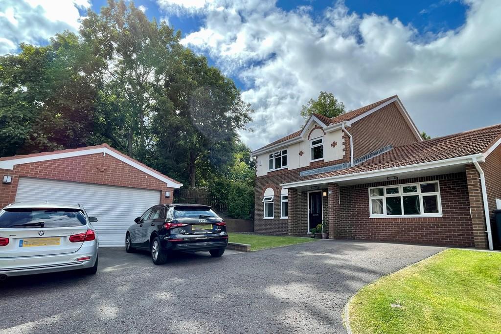 Beacon Glade, South Shields 4 bed detached house £450,000