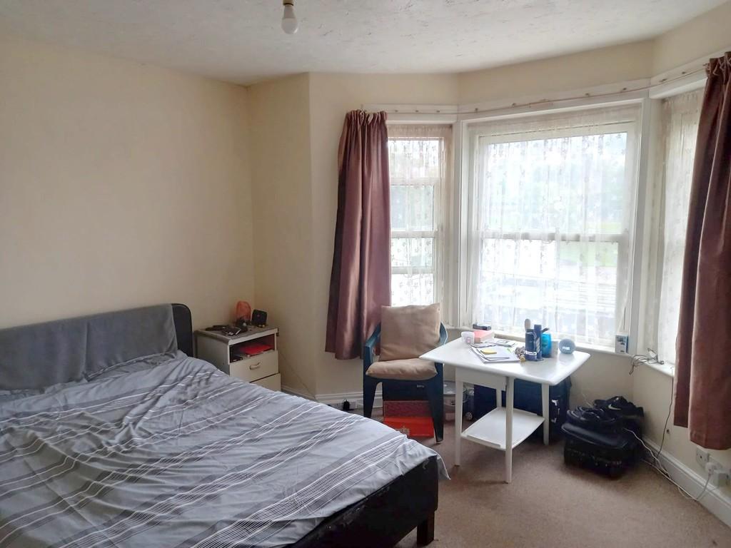 Bodmin Studio to rent £510 pcm (£118 pw)