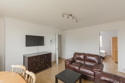3 bedroom apartment to rent - Ferrier Crescent, Tillydrone