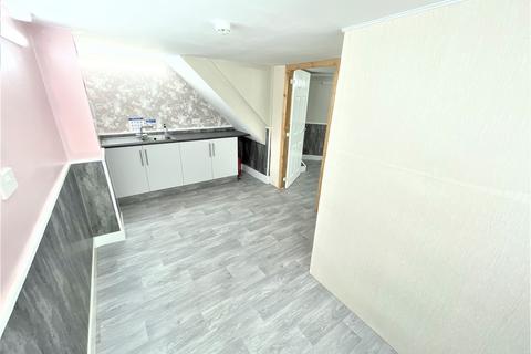 Property to rent - Dick Lane, Tyersal