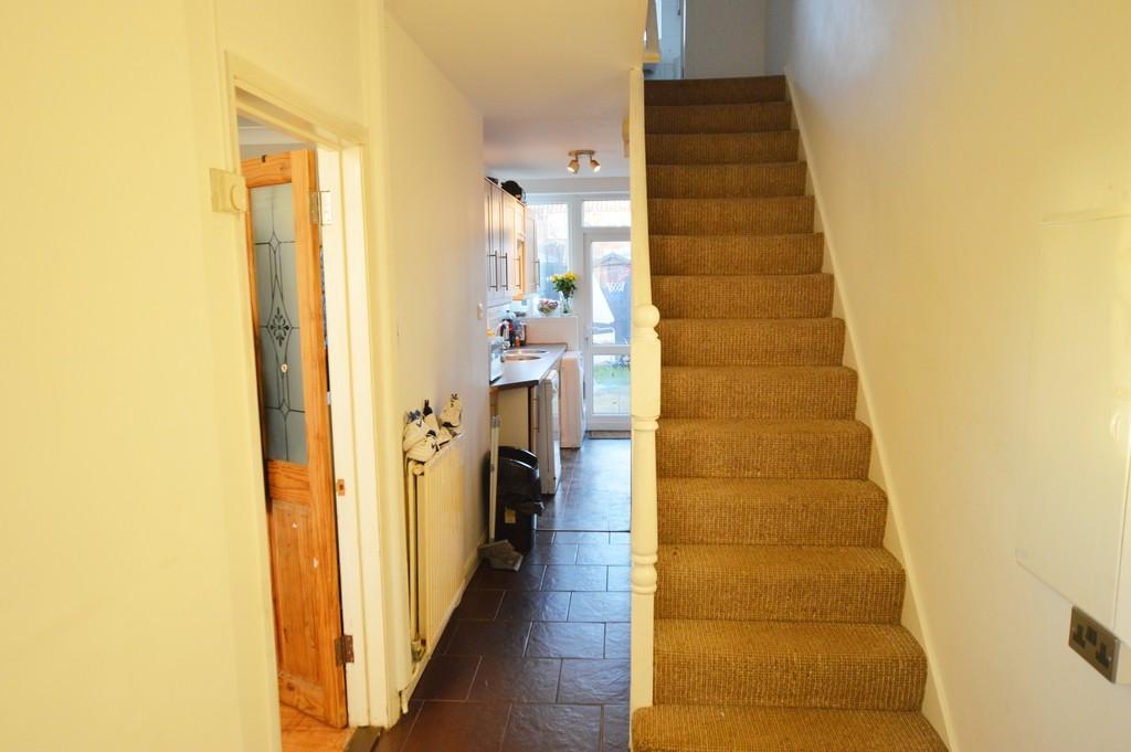 Goodwin Road, Slough 2 bed terraced house £1,450 pcm (£335 pw)