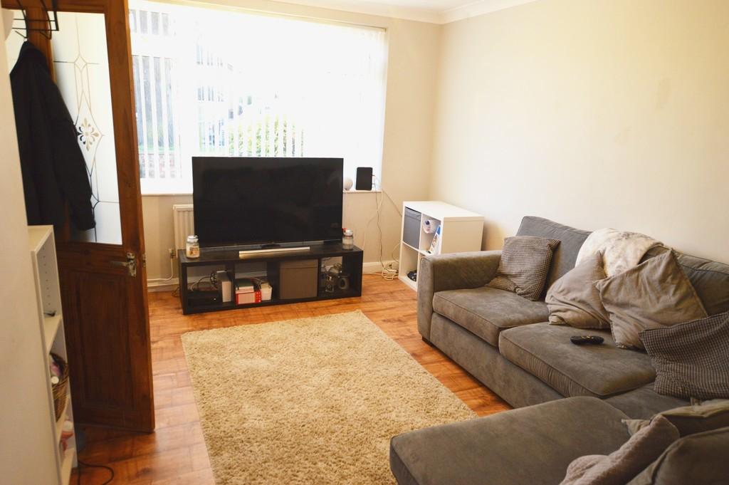 Goodwin Road, Slough 2 bed terraced house to rent £1,700 pcm (£392 pw)