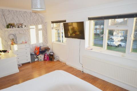 2 bedroom terraced house to rent, Goodwin Road, Slough