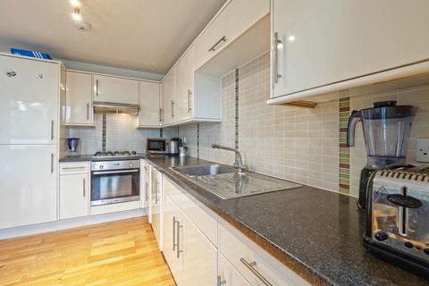 2 bedroom apartment to rent, Byron House, N4