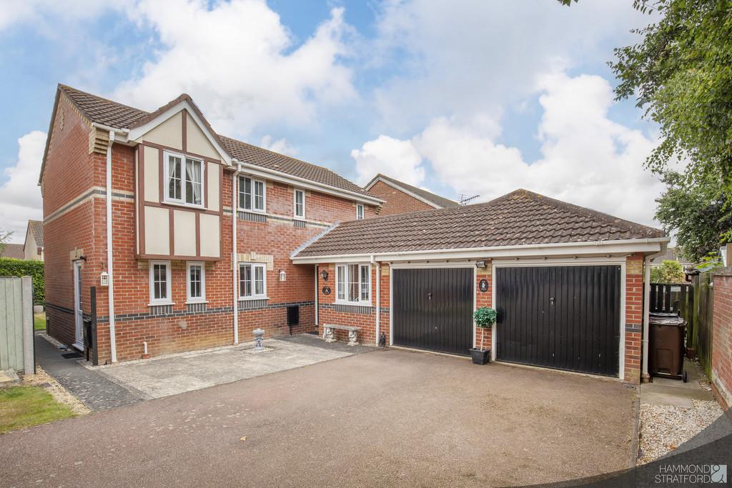 Deacon Drive, Hethersett 4 bed detached house - £425,000