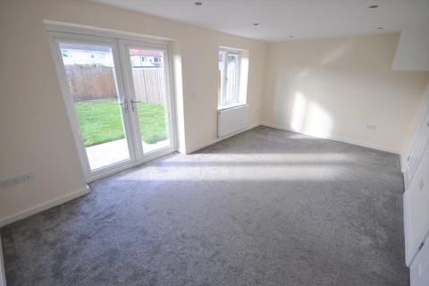 68 Hoddesdon Crescent, Dunscroft, Doncaster, DN7 4HJ
