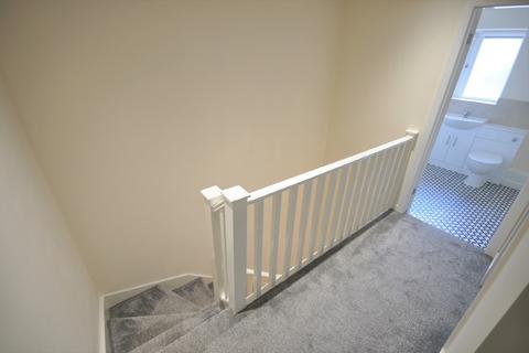 68 Hoddesdon Crescent, Dunscroft, Doncaster, DN7 4HJ