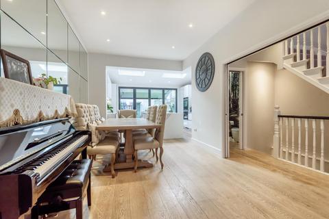 21 Bridgford Street, London, SW18 3TQ