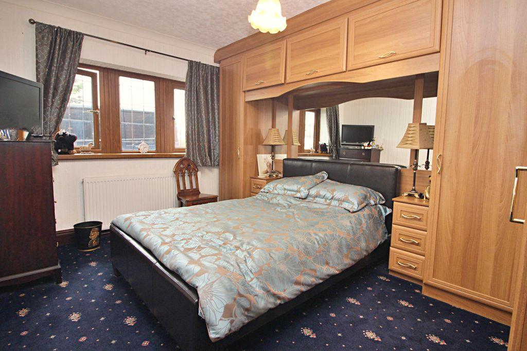 Bedroom 2 (Double)