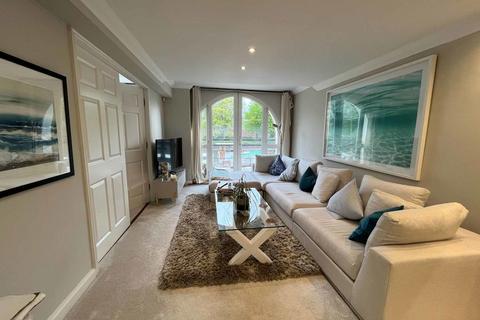 2 bedroom apartment to rent, Waterfront House