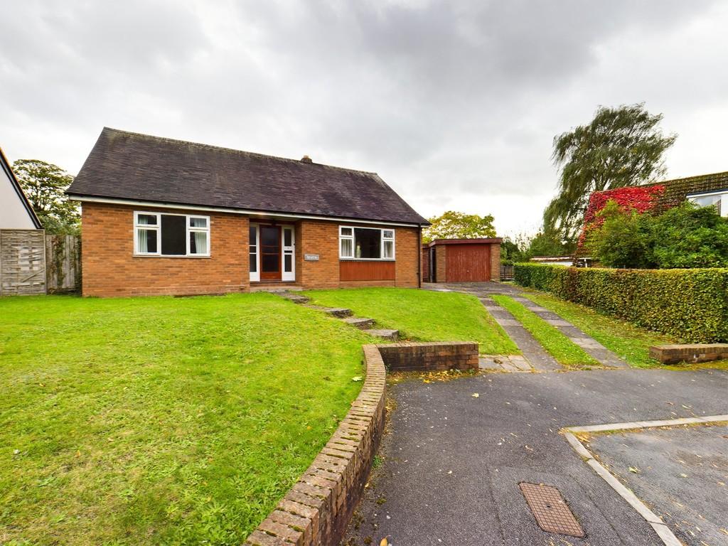 Charnwood Close, Lichfield 3 bed detached bungalow £365,000