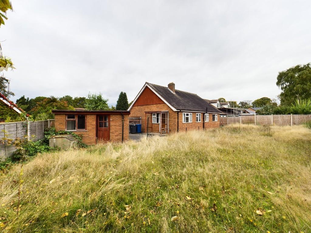 Charnwood Close, Lichfield 3 bed detached bungalow £365,000