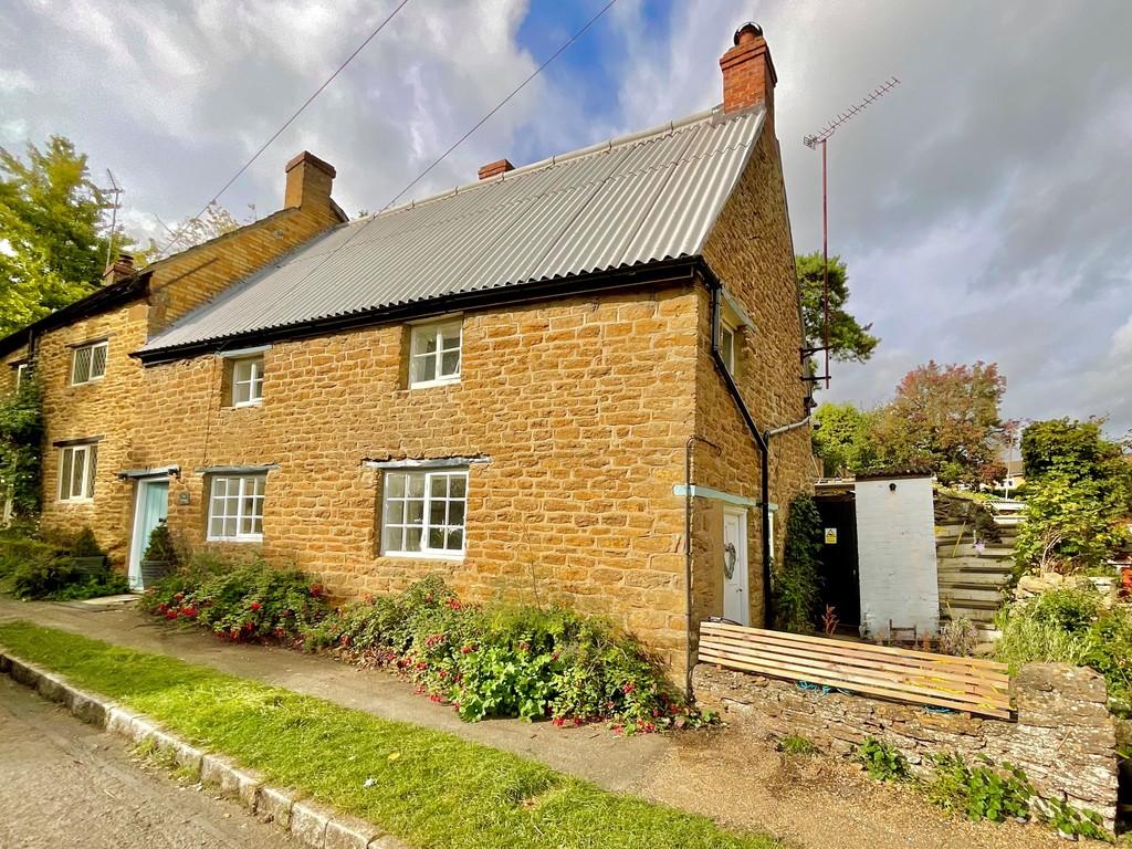 The Cottage, Bunkers Hill, Badby... 2 bed cottage £325,000