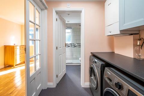 32 Pond Meadow, Guildford, GU2 8LF