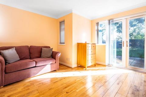 32 Pond Meadow, Guildford, GU2 8LF