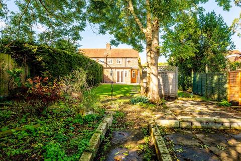 32 Pond Meadow, Guildford, GU2 8LF