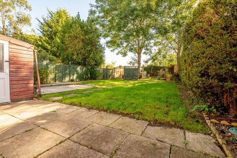 32 Pond Meadow, Guildford, GU2 8LF