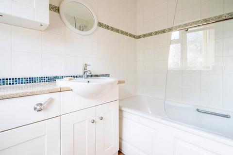 32 Pond Meadow, Guildford, GU2 8LF