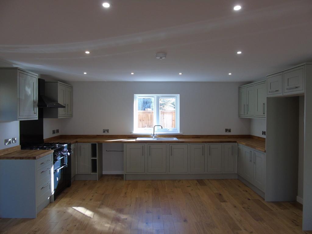 South Wootton Lane, King's Lynn 3 bed chalet £1,500 pcm (£346 pw)