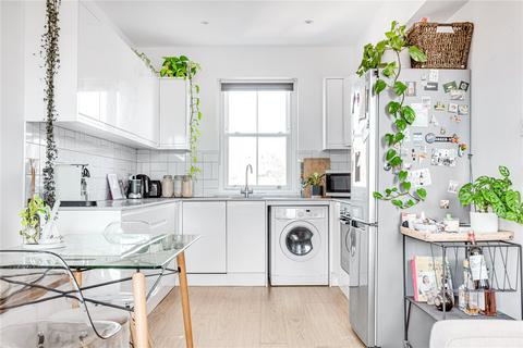 2 bedroom flat to rent, Northcote Road, London