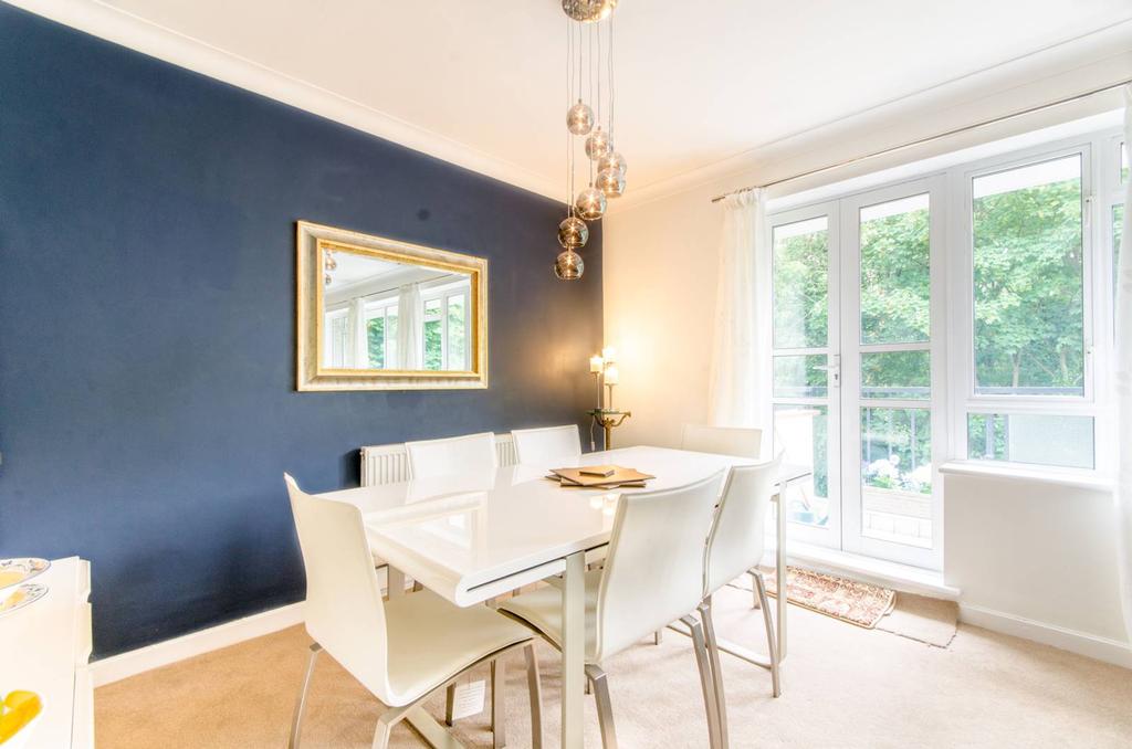 Freeland Park, Mill Hill, London, NW4 2 bed flat £2,150 pcm (£496 pw)