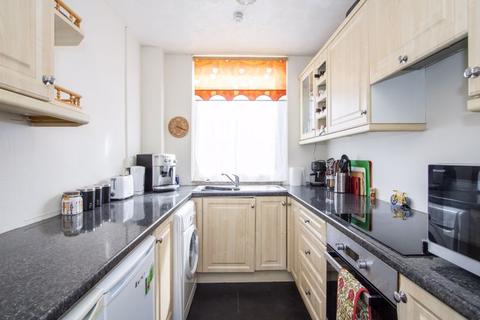 2 bedroom apartment for sale - Gainsborough Road, Penarth