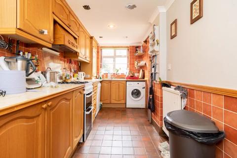 24 Oaks Road, Kenley, CR8 5NR