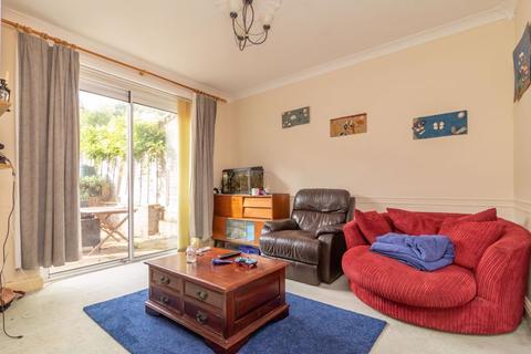24 Oaks Road, Kenley, CR8 5NR