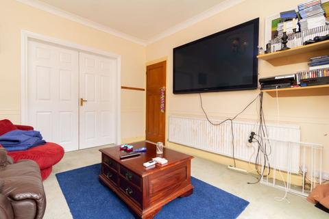 24 Oaks Road, Kenley, CR8 5NR