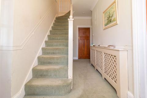 24 Oaks Road, Kenley, CR8 5NR