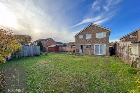 22 Cottinghams Drive, Norwich, NR6 6PS