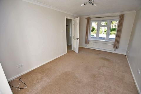 4 bedroom semi-detached house to rent, Camomile Drive, Maidstone