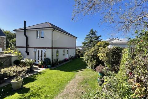 1 Landerslee Drive, Truro, TR1 3GF