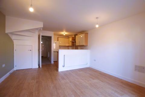 3 bedroom terraced house to rent, Old Park Avenue, Exeter